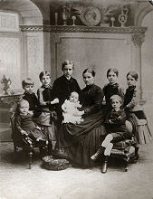 Franziska Fuchs geb. Westenberg im Kreise ihrer Kinder 1886